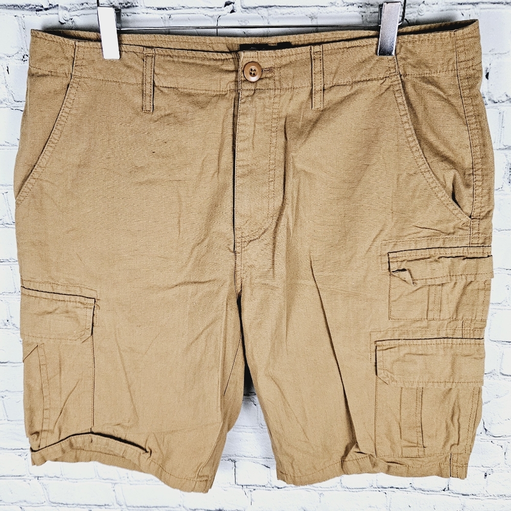 PLUGG | cargo shorts